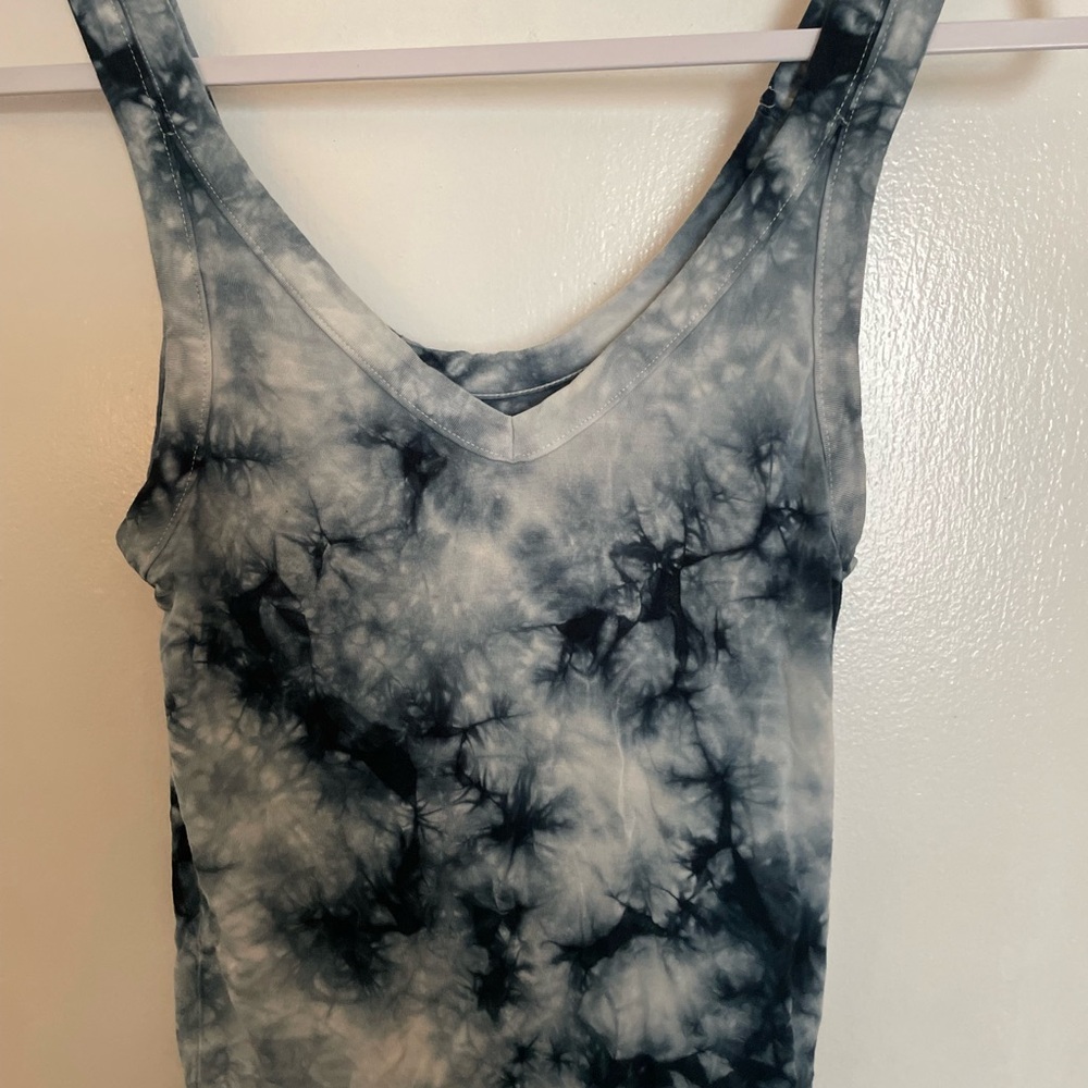 American Eagle Outfitters Blue and White Fitted Tank Top